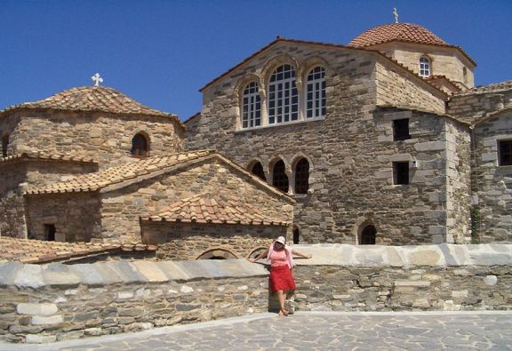 كنيسة ال 100 باب - اليونان